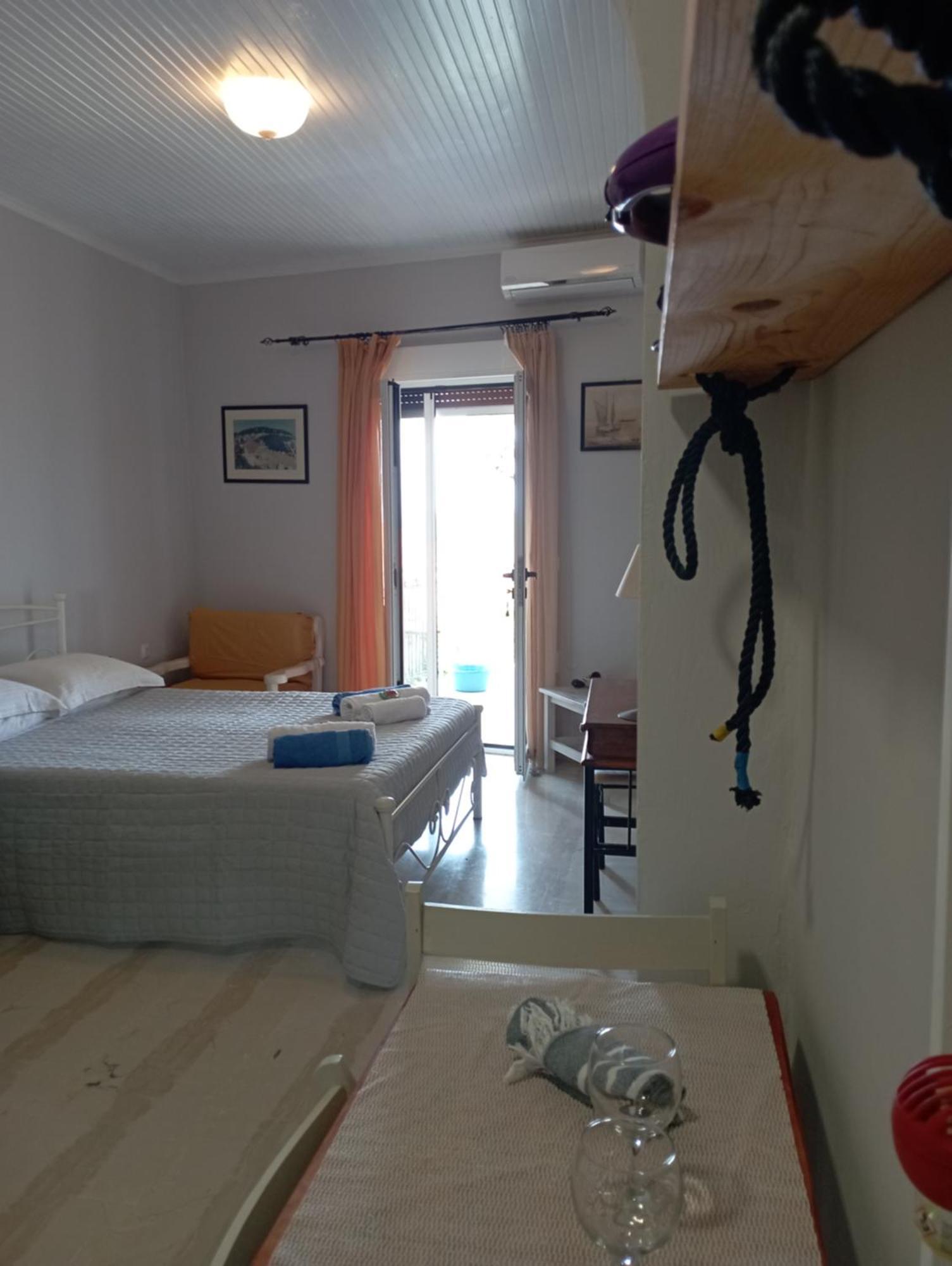 Paxos Apartments Gaios Pokoj fotografie